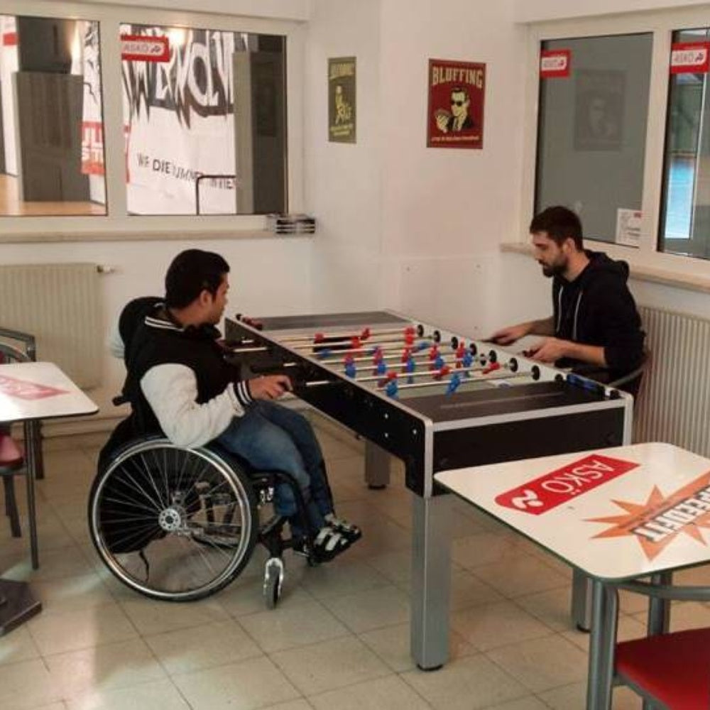 Mesa de Matraquilhos Special Champion – Ergonómica e Acessível para Pessoas em Cadeira de Rodas